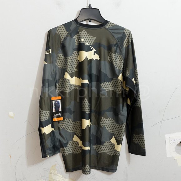 NWT Da Hui Mens Long Sleeve Rash Guard IN BLACK/ GREEN - Picture 3 of 4